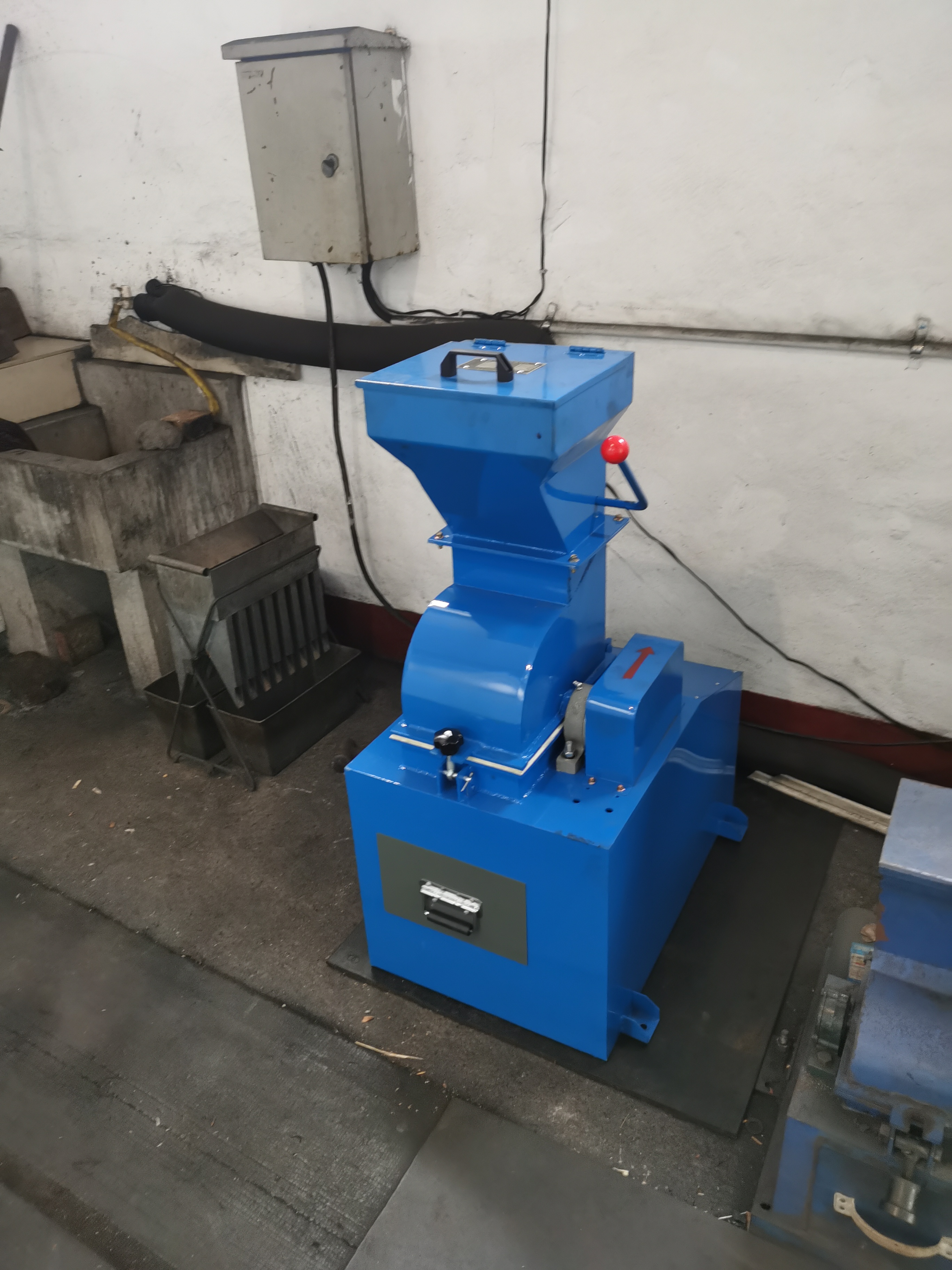 CP350×200濕干煤錘式破碎機參數(shù)